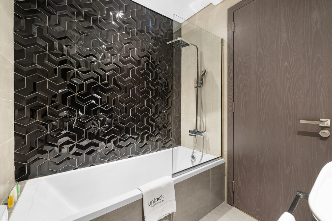 Chic Studio Apartment with Kitchen & Balcony