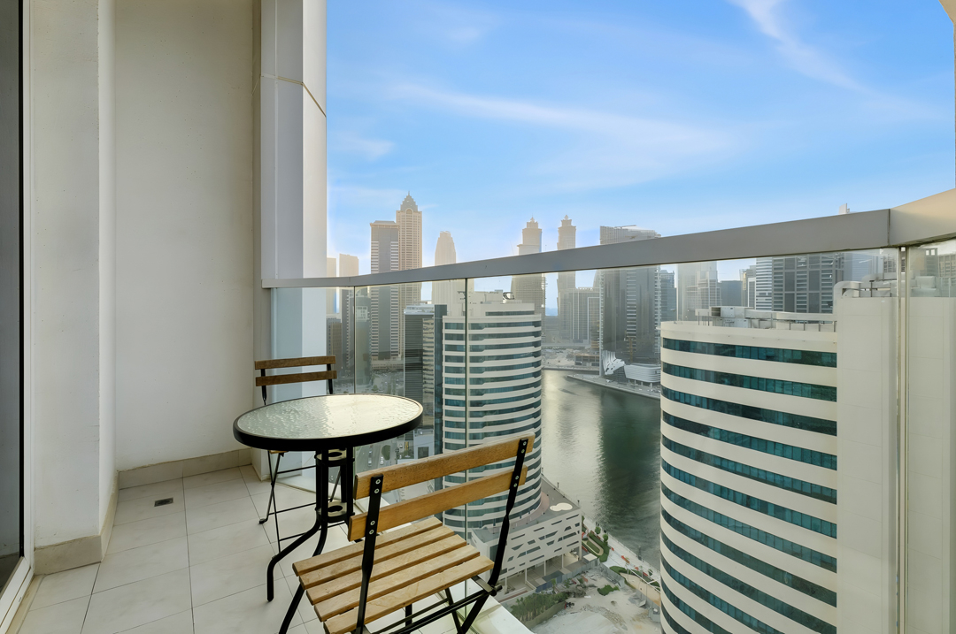 Deluxe Studio Apartment with Water Views