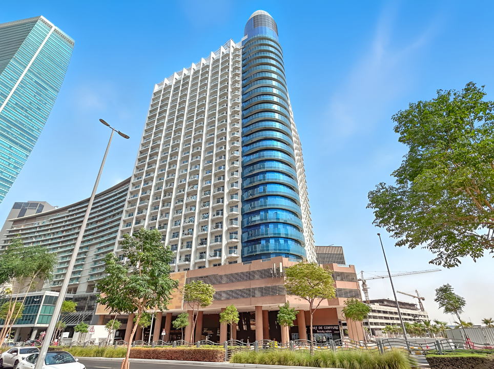 Deluxe Studio Apartment with Water Views