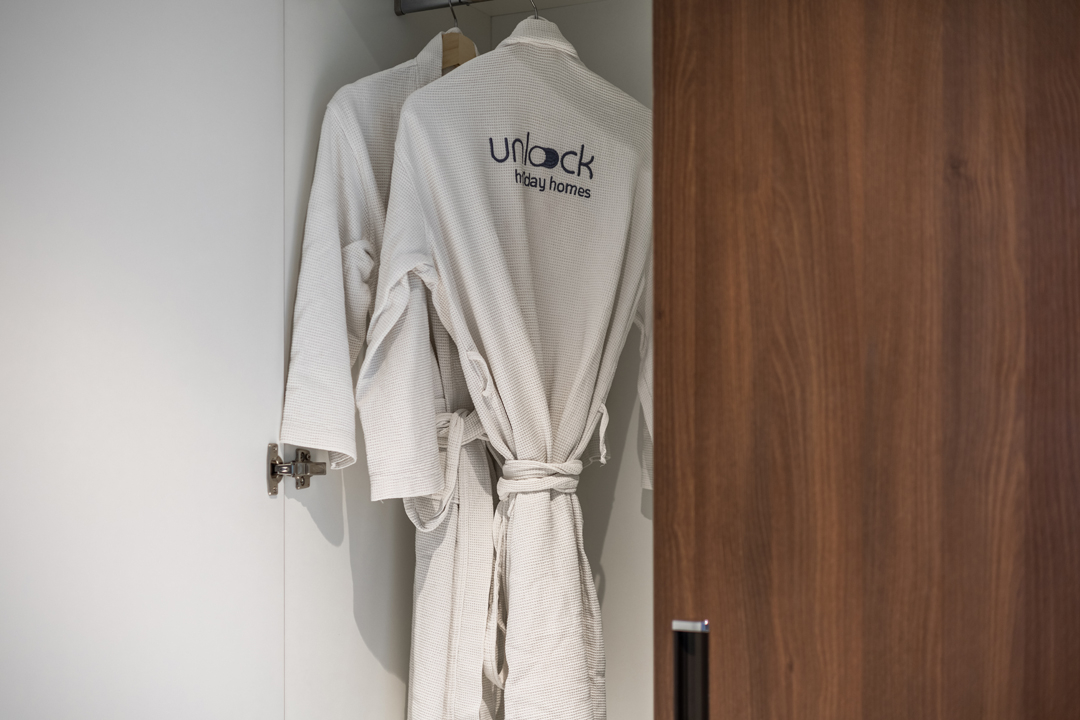 Deluxe Studio With Kitchen & Balcony