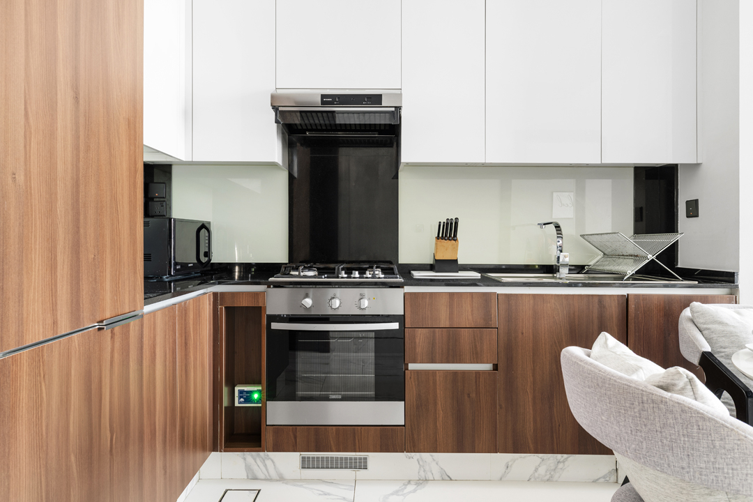 Premium One Bedroom Apt. w/ Kitchen & Balcony