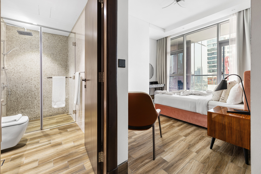 Premium One Bedroom Apt. w/ Kitchen & Balcony