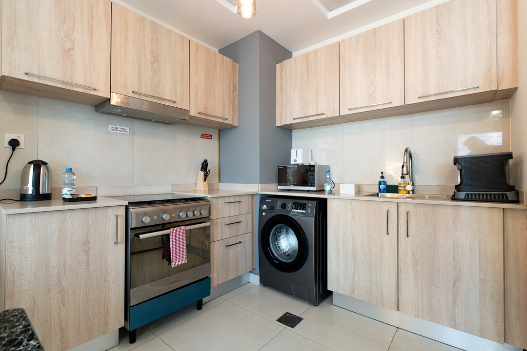 Modern Studio with Balcony & Kitchen