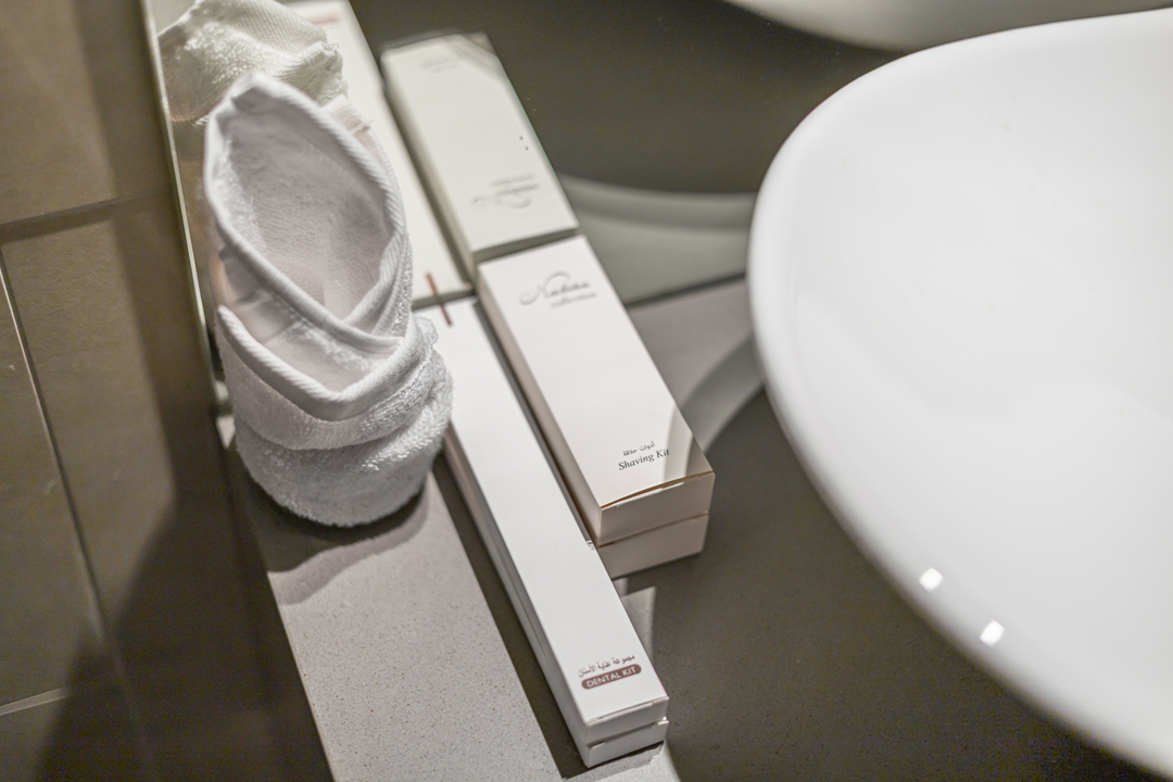 Modern Studio with Balcony & Kitchen