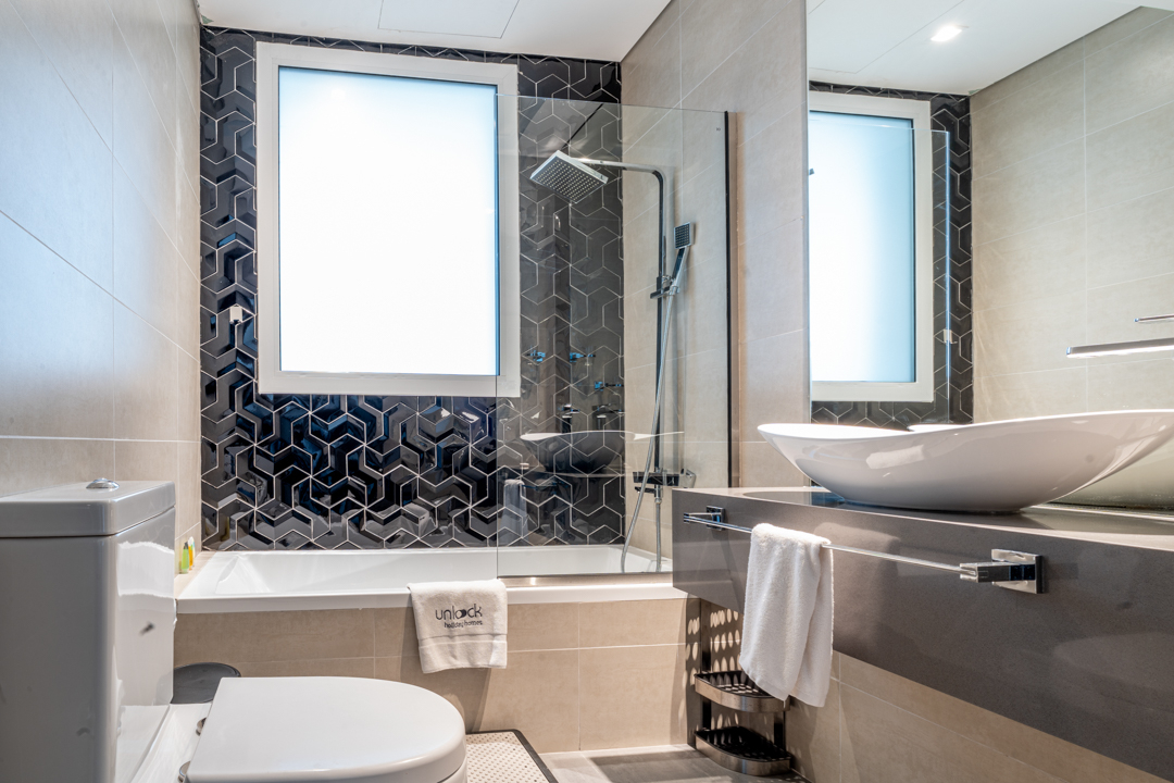 Premium Two Bedroom Apt. w/ Kitchen & Balcony