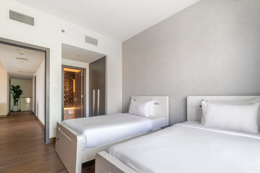 Premium Two Bedroom Apt. w/ Kitchen & Balcony