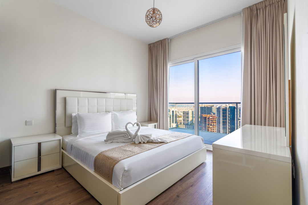 Premium Two Bedroom Apt. w/ Kitchen & Balcony