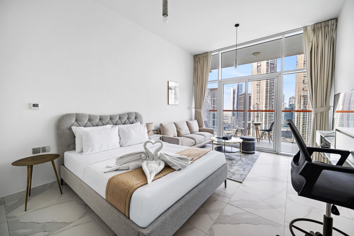 Deluxe Studio - Burj Khalifa View